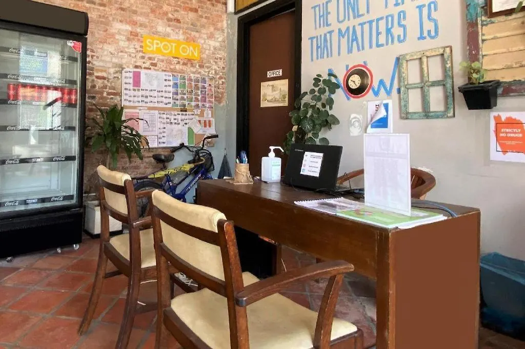 Hotel Spot On 90194 Lincoln'S Backpacker'S George Town Malezja